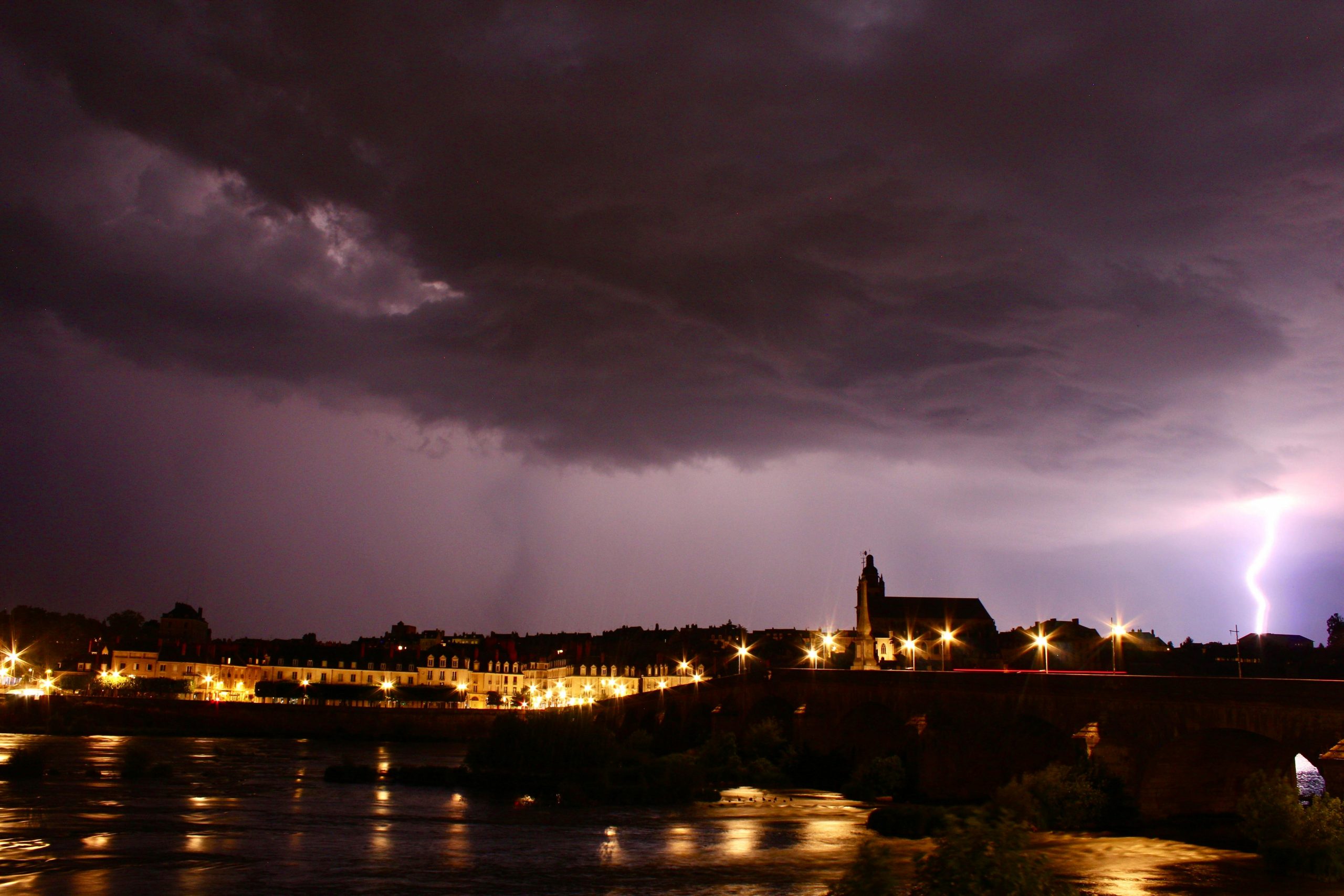 Zdjęcie do artykułu: Jak fotografować burze i pioruny – zasady bezpieczeństwa